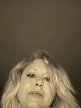 AnonymityAwaits  live sex cam