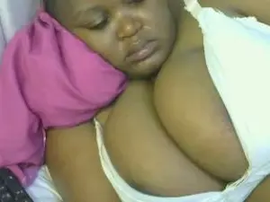 Brizzy_dee  live sex cam