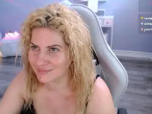 Bellastar84  live sex cam