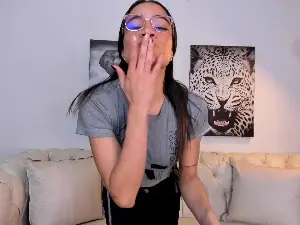 Saly_beneth  live sex cam