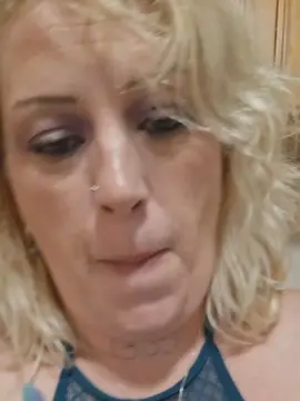 Shayla  live sex cam
