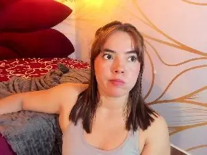 ChloeBloom  live sex cam