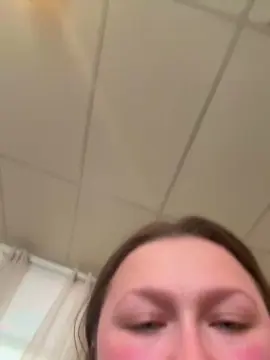 Savannah_bee  live sex cam