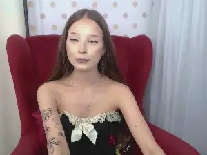 EmilyHoney  live sex cam