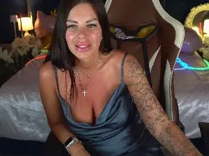IsabellaFoxyy  live sex cam