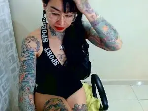 Cristal_jayan  live sex cam