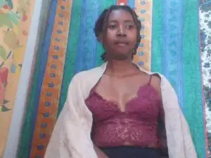 Chaniah4  live sex cam