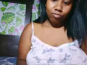 Liliane4  live sex cam