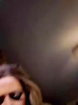 Dontbejelly2  live sex cam