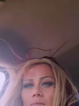 Dontbejelly2  live sex cam