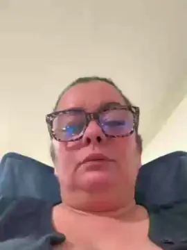 Anyihot2  live sex cam