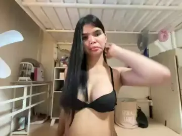 Loveyourein  live sex cam