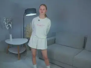 MarybethHolthus  live sex cam