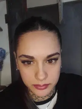 Camuchi_xxx  live sex cam