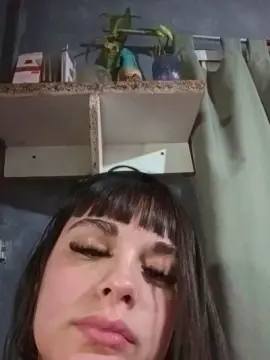 Camuchi_xxx  live sex cam