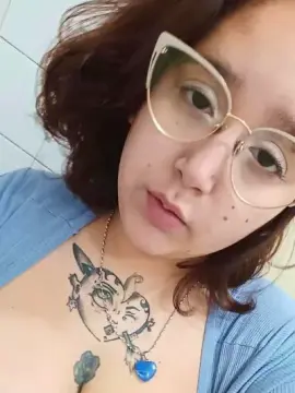Michellee__  live sex cam