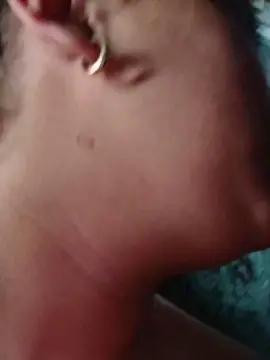 Isadiniz18  live sex cam