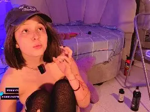 Katemoss69  live sex cam