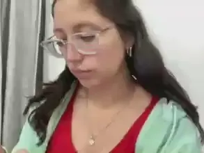 Luzhorny22  live sex cam