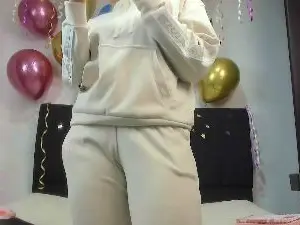 Louise_Mikk  live sex cam