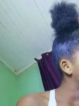 Brunah5  live sex cam