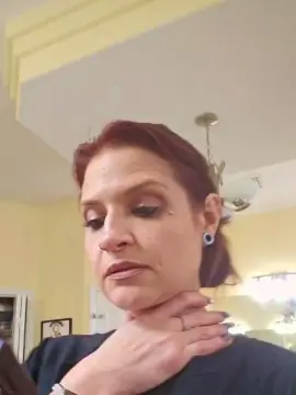 AlyCapone  live sex cam