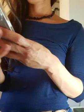 Luisa740  live sex cam