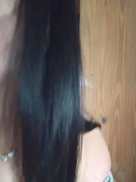 EMMACURVYHOT  live sex cam
