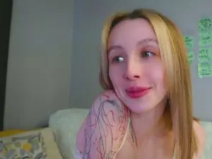 LinhNordgren  live sex cam