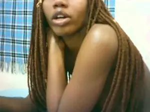 Candy_lolo2  live sex cam