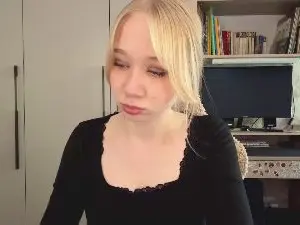 MelaniaHymon  live sex cam