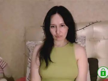 Adrianakuiper  live sex cam