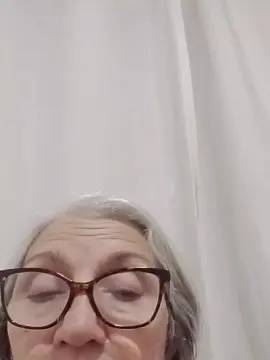 Amoralyz63  live sex cam