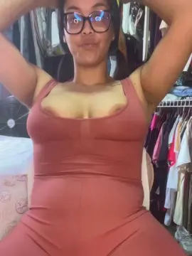 Naughtylolaxx  live sex cam
