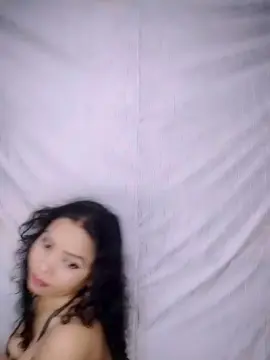 Girja  live sex cam