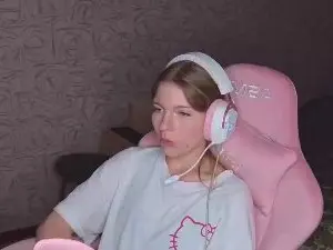 KarmaOneale  live sex cam