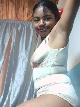 Lorras  live sex cam