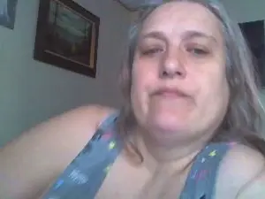 Bigtitassgennie  live sex cam