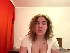 MauraHolquin  live sex cam