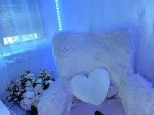 ElisaBaxter  live sex cam