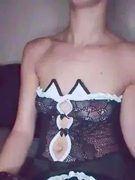 Candyy18  live sex cam