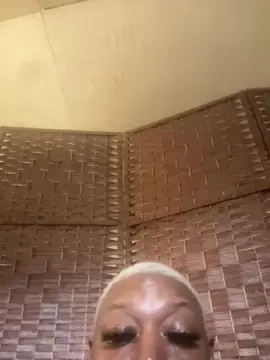 RedThang23  live sex cam