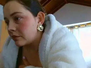 Lunasofia2  live sex cam
