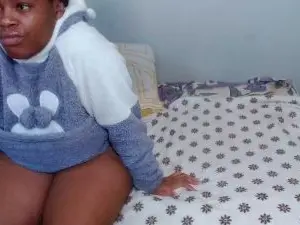 Snugllebun  live sex cam