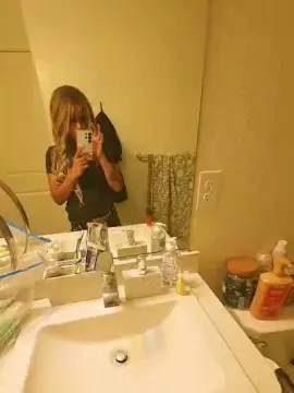 Kris_Ivy  live sex cam