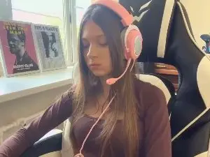 NoelDuffney  live sex cam