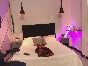 Coraliiine_  live sex cam