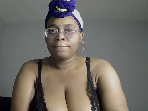 Onyxveloura  live sex cam