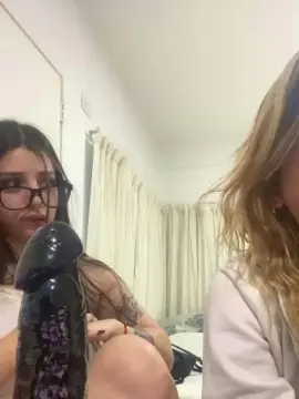 Yazmin444  live sex cam