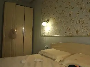 KennethEnglett  live sex cam